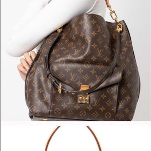 Métis Hobo Monogram